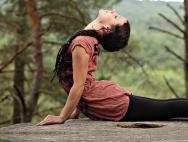 Esercizi di yoga per la perdita di peso dell'addome e dei fianchi a casa È possibile rimuovere lo stomaco con lo yoga